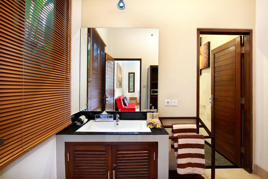 De Liza Villa Seminyak Beachside By Bali Asia Villa Exterior photo